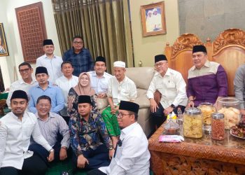 Menko Pangan Zulkifli Hasan Sowan Gus Ali dan Serahkan Qurban Sapi Limosin 1,1 Ton