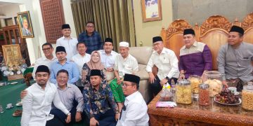 Menko Pangan Zulkifli Hasan Sowan Gus Ali dan Serahkan Qurban Sapi Limosin 1,1 Ton