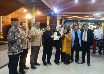 Hadiri Pelantikan MD KAHMI Sidoarjo 2025-2030, Wabup Mimik Idayana dan Ketua DPD Partai Golkar Jatim Ali Mufthi Kolaborasi Pembangunan Infrastruktur Berkualitas