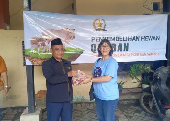 Sembelih Satu Kurban Sapi Bantuan Polresta Sidoarjo, FKUB Salurkan Daging ke Warga Lintas Agama