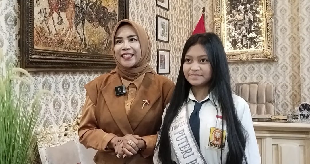 Wabup Mimik Idayana Beri Dukungan kepada Angkin Shalqiamna Finalis Putri Pertiwi Jawa Timur Asal SMPN 6 Sidoarjo