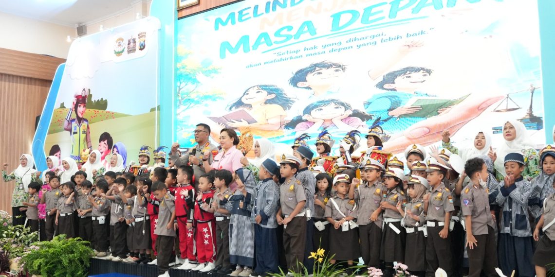 Polresta Sidoarjo Kenalkan Tugas Polisi Melalui Program Polisi Sahabat Anak