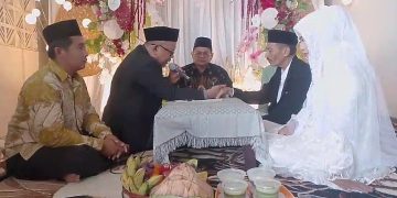 Kades Lukman Mualim Jadi Saksi Pernikahan Carik Semampir Kusaeni