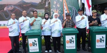 Bersama Gubernur Jatim Khofifah, Wabup Sidoarjo Mimik Idayana Tanam Pohon Cemara Hari Lingkungan Hidup Sedunia