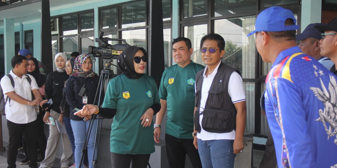 Sidak Kondisi Kolam Renang GOR Sidoarjo, Wabup Mimik Idayana Back Up Disporapar Usulkan Anggaran Perbaikan Sarana Olahraga Rp 6 Miliar