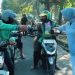 Jumat Berkah, Wabup Sidoarjo Mimik Idayana Bagikan 300 Nasi Bungkus kepada Pengguna Jalan di Gading Fajar dan Pondok Jati