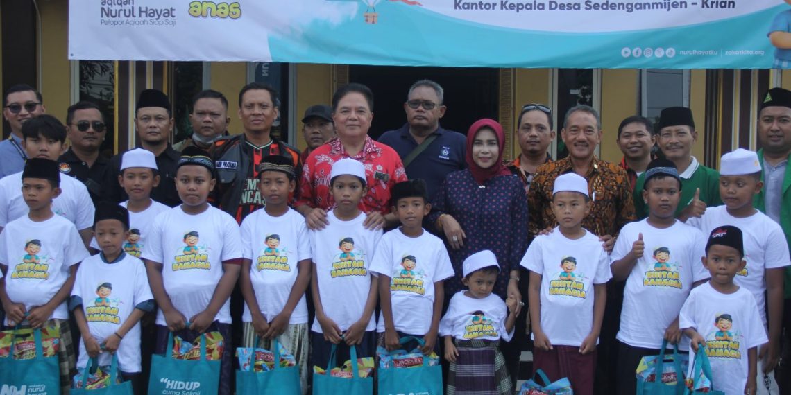 Wabup Mimik Idayana Beri Semangat 110 Anak Ikuti Khitan Massal