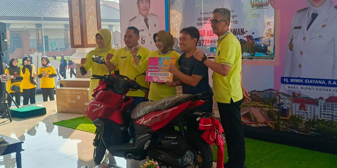 Wabup Mimik﻿ Idayana﻿ Undi Hadiah Utama Sepeda Motor﻿ Program Dijapri BPPD Sidoarjo