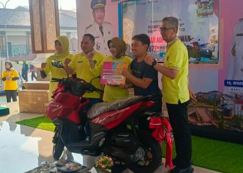 Wabup Mimik﻿ Idayana﻿ Undi Hadiah Utama Sepeda Motor﻿ Program Dijapri BPPD Sidoarjo