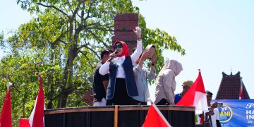 Wabup Mimik Idayana Temui Aksi Demo 8.000 Masyarakat Sidoarjo Turun ke Jalan, Dukung Program MBG Presiden Prabowo Subianto
