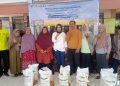 Wabup Mimik Idayana Pastikan Bantuan Pangan Tepat Sasaran, 594 Keluarga Desa Gelam dan Balonggabus di Terima Beras dan Minyak Goreng