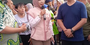 Apresiasi YKAB Peduli Gelar Rutin Bagi 300 Porsi Makan Gratis dan Sembako, Wabup Mimik Idayana Sumbang Rp 10 Juta