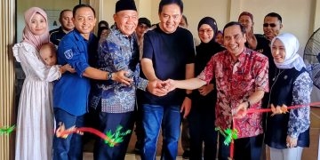 Komjen Pol M Iqbal Meriahkan Grand Launching Ashuma Sports Massage Cabang Taman Sidoarjo