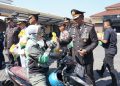 Hari Bhayangkara Ke-80, Polresta Sidoarjo Bagikan Beras untuk Warga