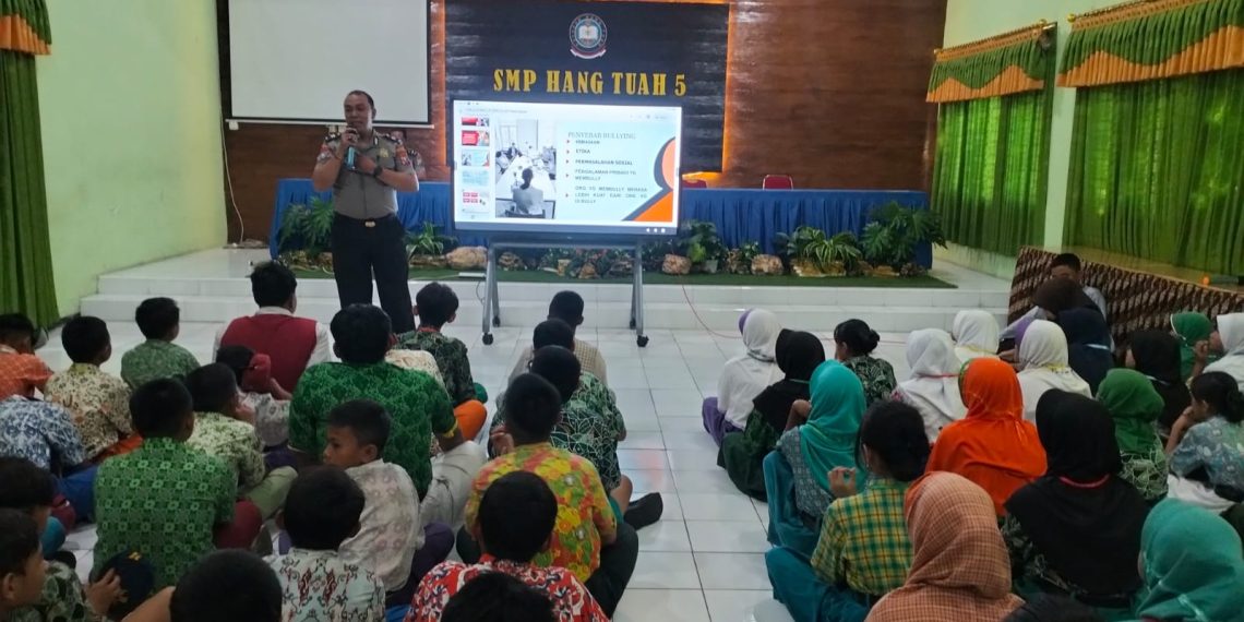 Polsek Candi Edukasi Siswa SMP Hang Tuah 5 Bahaya Bullying dan Narkoba