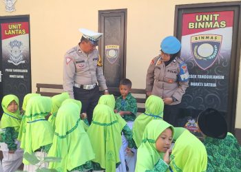 Polsek Tanggulangin Sambut Kunjungan MATSAMA MI Al Hikmah Kalidawir, Kenalkan Profesi Polisi Sejak Dini