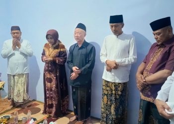 Pasutri Wabup Mimik﻿ dan Rahmat﻿ Muhajirin﻿﻿ Hadiri Haul ke-69 Mbah Kyai Kalam Porong