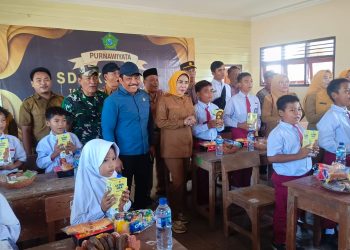 Wabup Sidoarjo Mimik Idayana Sidak SDN Kupang, Perintahkan Percepat Program MBG Sekolah Terpencil