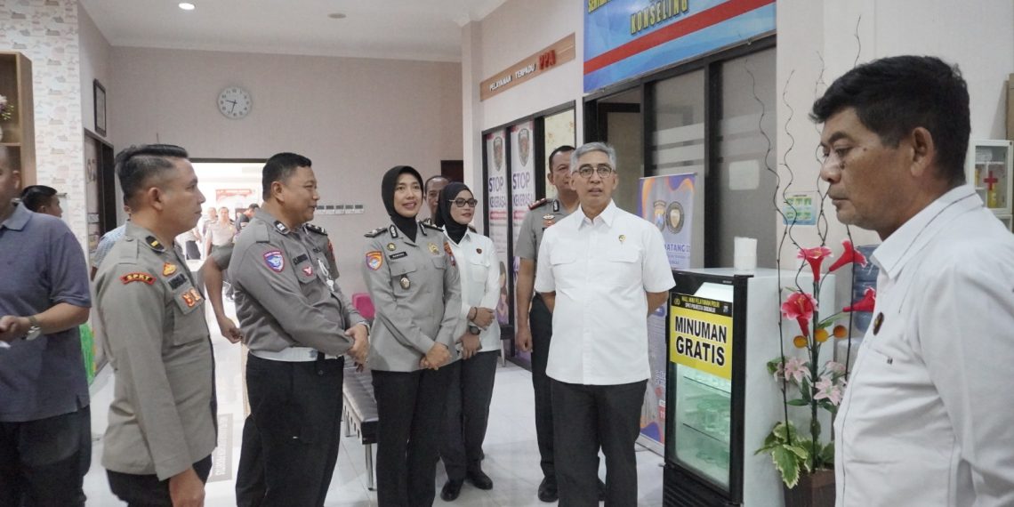 Tim Stamarena Polri Gelar Asistensi Pelayanan Publik di Polresta Sidoarjo