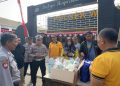 Polsek Waru Gelar Jumat Berkah, Bagikan 150 Paket Makanan dan Minum Ke Pengguna Jalan