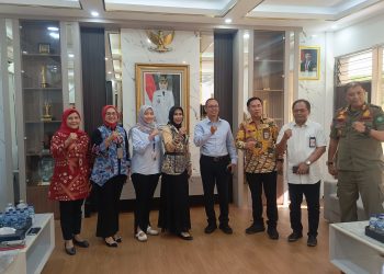 Benahi Warung Remang, Wabup Mimik﻿﻿ Perintahkan Asisten Sekda Kirim Surat ke Kementerian PU untuk Kelola Eks Tol HK dan Lahan BBWS Brantas di Jabon