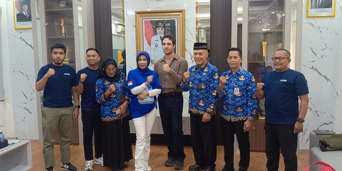 Wabup Mimik Idayana Kolaborasi Pegiat Sungai Watch Bersihkan Sungai di Sidoarjo