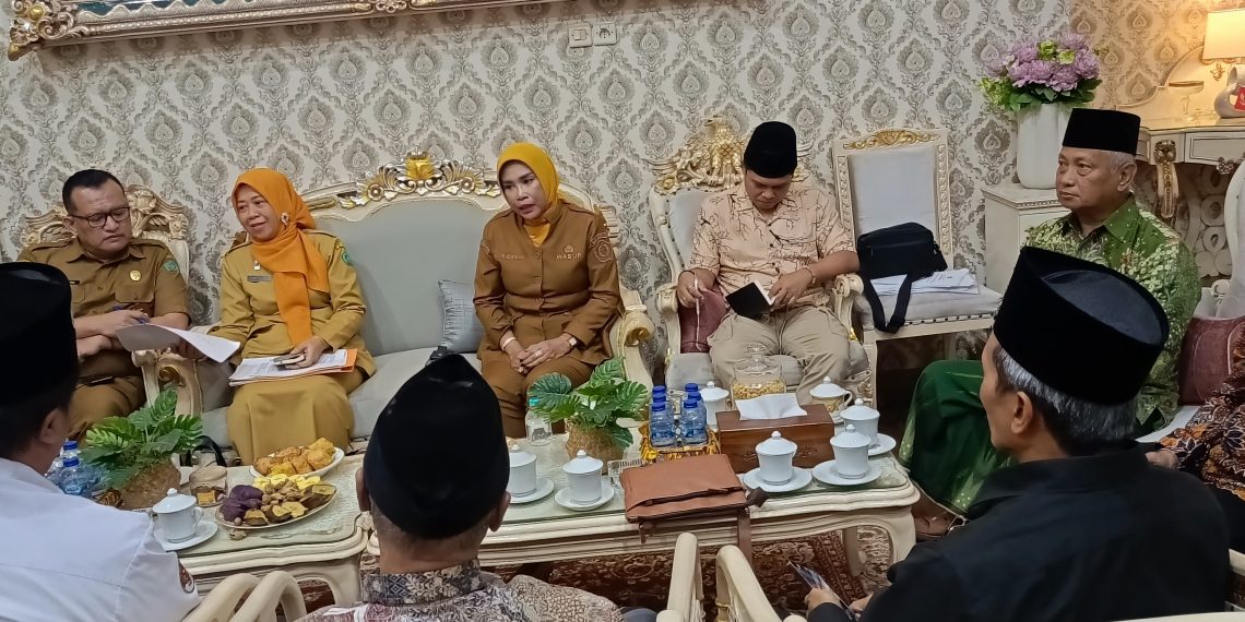 Wabup Mimik dan Ulama MUI Sepakat Batasi Peredaran Miras di Sidoarjo