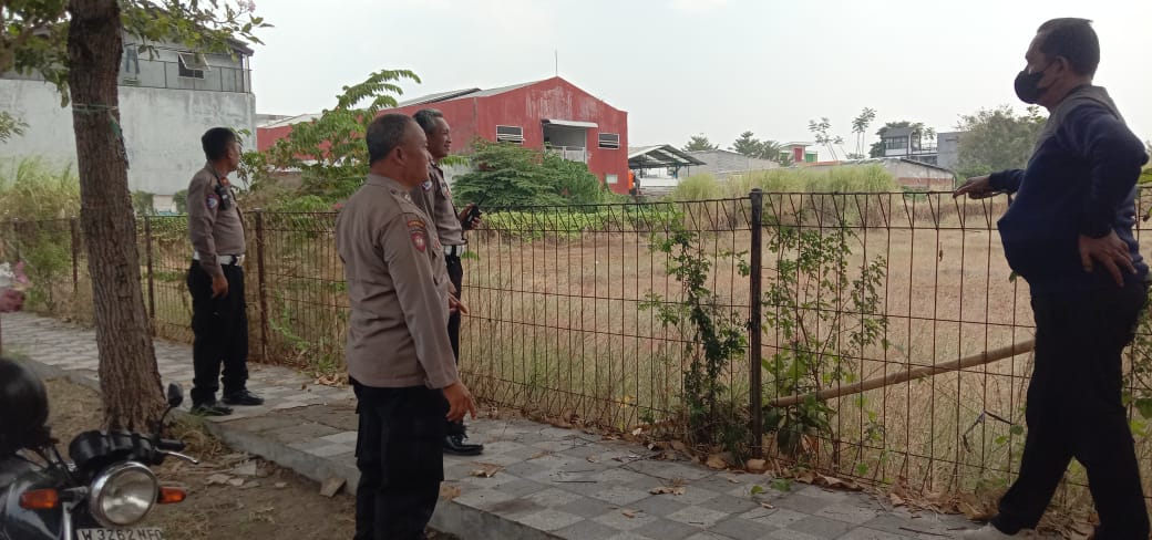 Cegah Karhutla, Polsek Buduran Pantau Lahan Kosong dan Imbau Warga Waspada