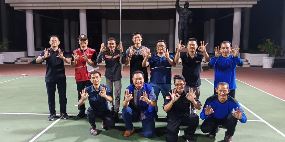 Digarap Dua Hari, Ikatan Alumni (IKAL) PPNK Angkatan 119 Tuntaskan Pemasangan Hibah Lampu Sorot di Lapangan Tengah kantor Lemhannas