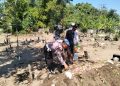 Peduli Warga Berduka, Anggota Polsek Krian Hadir Takziah