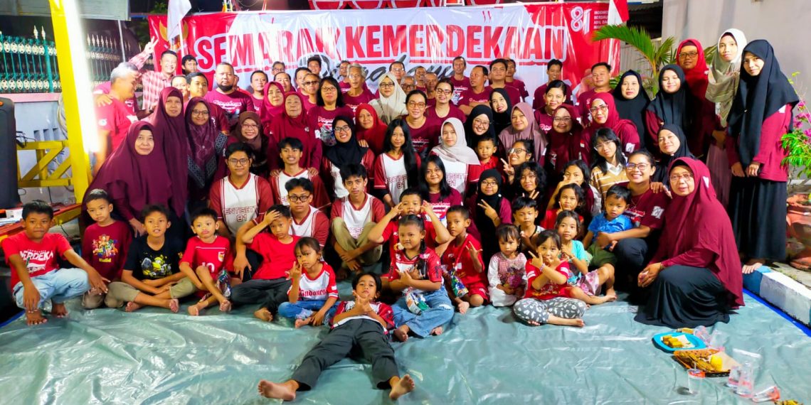 Guyub Rukun, Warga RT 27 Perumahan Graha Candi Mas Gelar Malam Tirakatan Tujuhbelasan