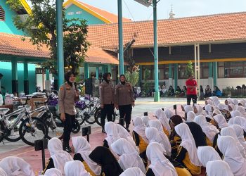 Polwan Goes to School, Edukasi Siswa SMPN 2 Krian Bahaya Bullying, Narkoba dan Kekerasan