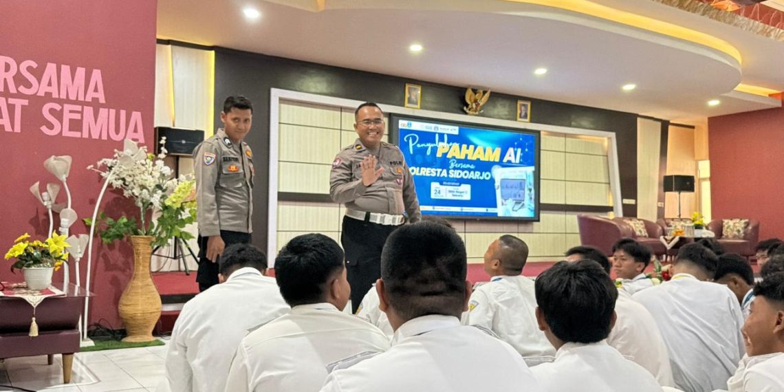 Polresta Berikan Edukasi Dasar AI kepada Siswa SMAN 2 Sidoarjo