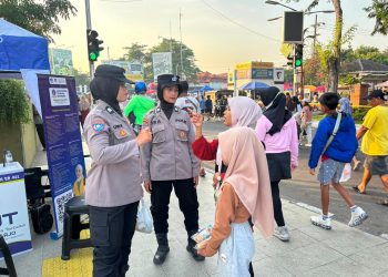 Polwan Polresta Sidoarjo Patroli dan Amankan Car Free Day di Kawasan Alun-Alun
