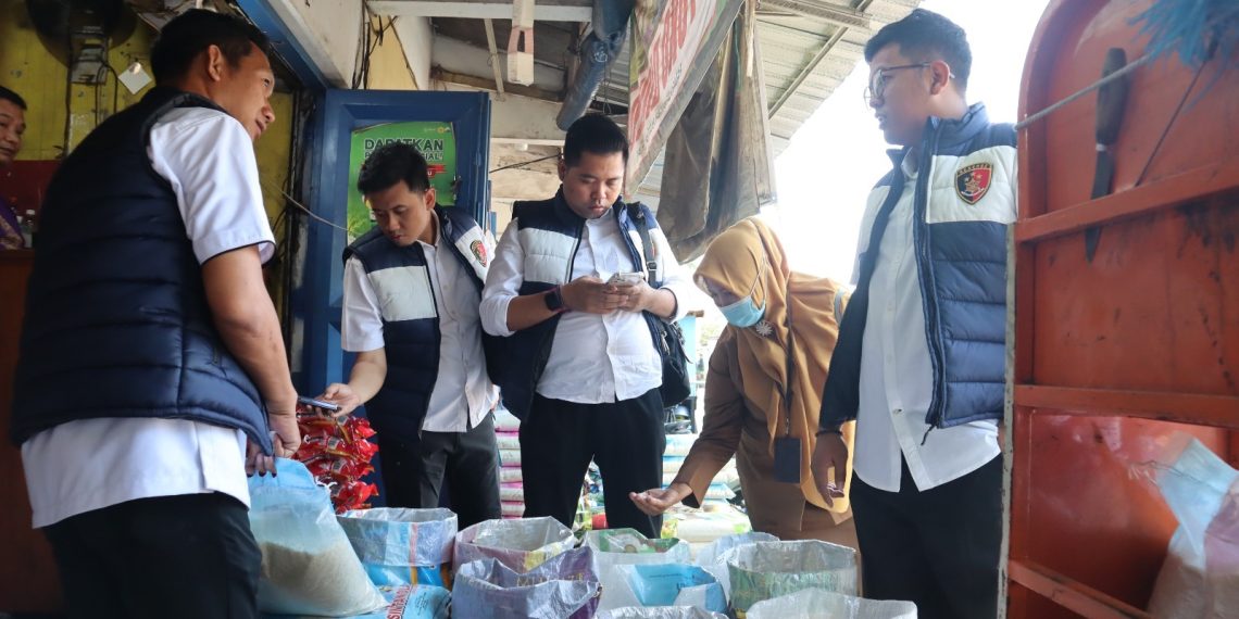 Satgas Pangan Polresta Sidoarjo Turun Ke Pasar, Pastikan Ketersediaan Bahan Pokok Aman