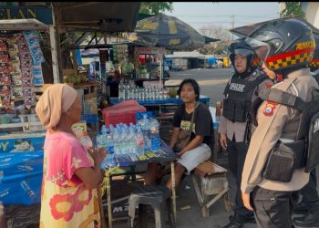 Polwan Polresta Sidoarjo Patroli di Kawasan GOR, Ajak Warga Jaga Kamtibmas Kondusif
