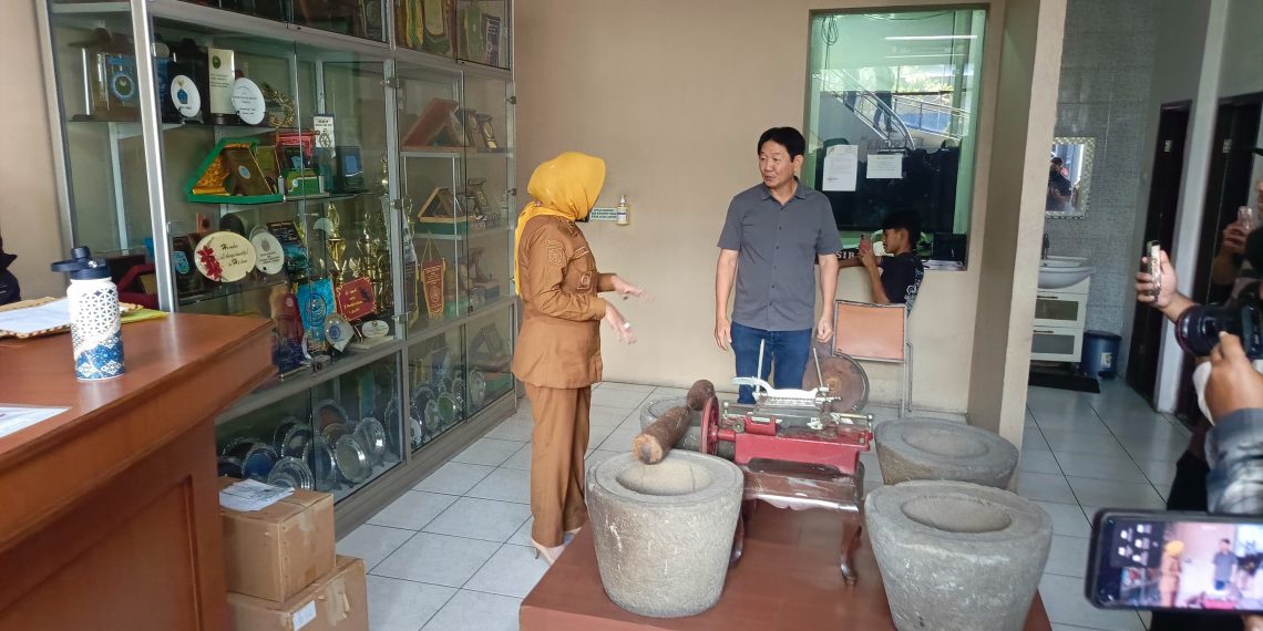 Gercep Keluhan Warga Rusunawa Pucang Polusi Pabrik, Wabup Mimik Datangi Langsung PT Sekar Laut