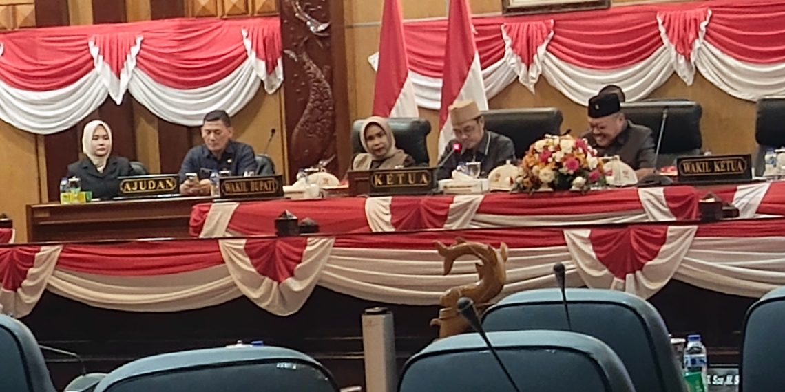 Wabup Mimik Idayana Hadiri Rapat Paripurna DPRD Sidoarjo Bahas Dua Raperda