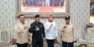 Support Teh Herbal Lokal, Wabup Mimik Jadi Brand “Mak’e Kumis Kucing Sidoarjo”