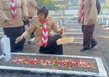 Wabup Mimik Idayana Pimpin Ziarah Hari Pramuka ke-65 di TMP Sidoarjo