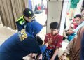 Tim Dokkes Polresta Sidoarjo Patroli Kesehatan, Pantau Kondisi Santri Ponpes di Tanggulangin