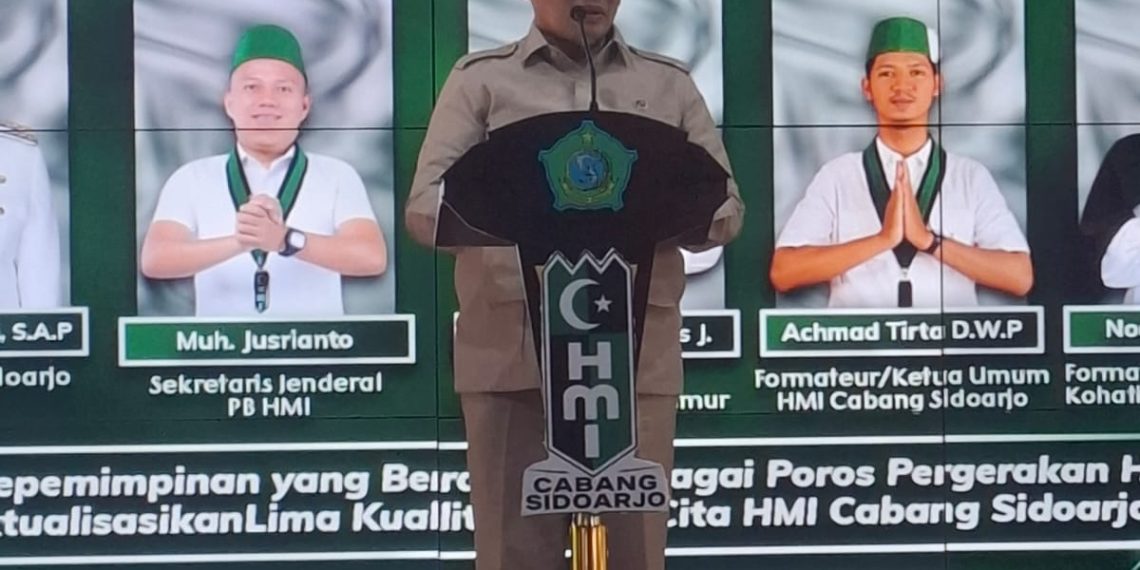 Pelantikan Pengurus HMI Cabang Sidoarjo, Koordinator Presidium MN KAHMI Romo Syafi’i Minta HMI Tetap Kritis dan Kolaboratif