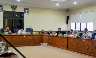 Komisi A DPRD Sidoarjo Gelar Hearing Warga Desa Pranti 11 Tahun Urus SHM Mandeg