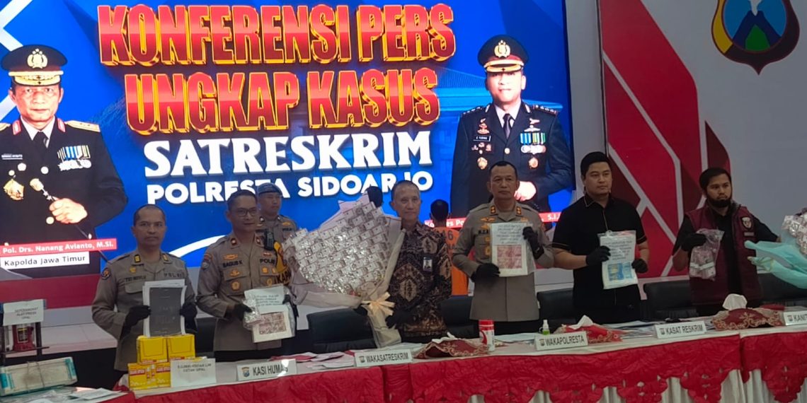 Polisi Sidoarjo Ungkap 3 Tersangka Jaringan Upal, Ratusan Juta Uang Palsu Disita