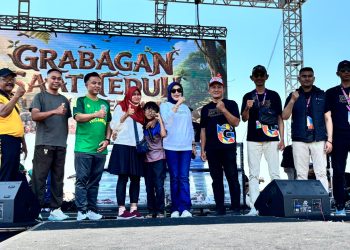 Wabup Mimik Ramaikan Gebyar HUT RI ke-81 Desa Grabakan Tulangan