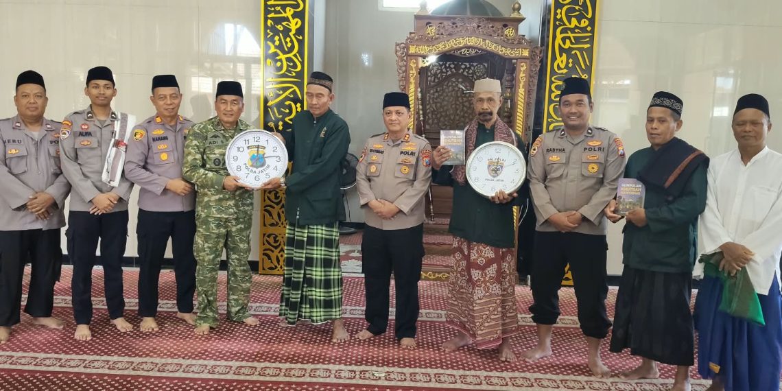 Safari Jumat, Kapolsek Jabon Perkuat Sinergitas dengan Ulama dan Tokoh Agama di Kedungcangkring