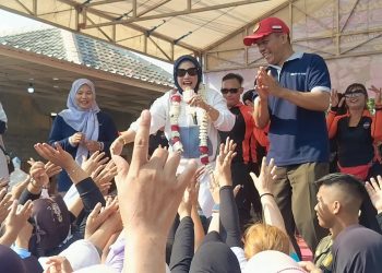 Disambut Ribuan Warga, Wabup Mimik﻿ Idayana﻿ Resmikan CFD dan Bazar UMKM Desa Durungbedug