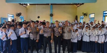 Polresta Sidoarjo Beri Penyuluhan Anti Radikalisme dan Bahaya Kenakalan Remaja di SMP Muhammadiyah 8 Tanggulangin
