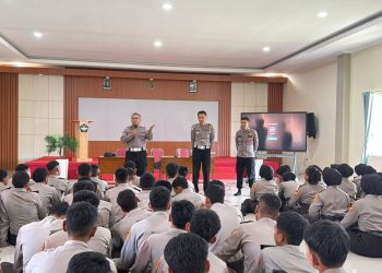Polresta Sidoarjo Berikan Penyuluhan Pemahaman Dasar AI di SMA Bhayangkari Porong