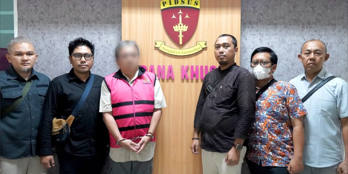 Kanwil DJP Jatim II Serahkan Tersangka Tindak Pidana Perpajakan
